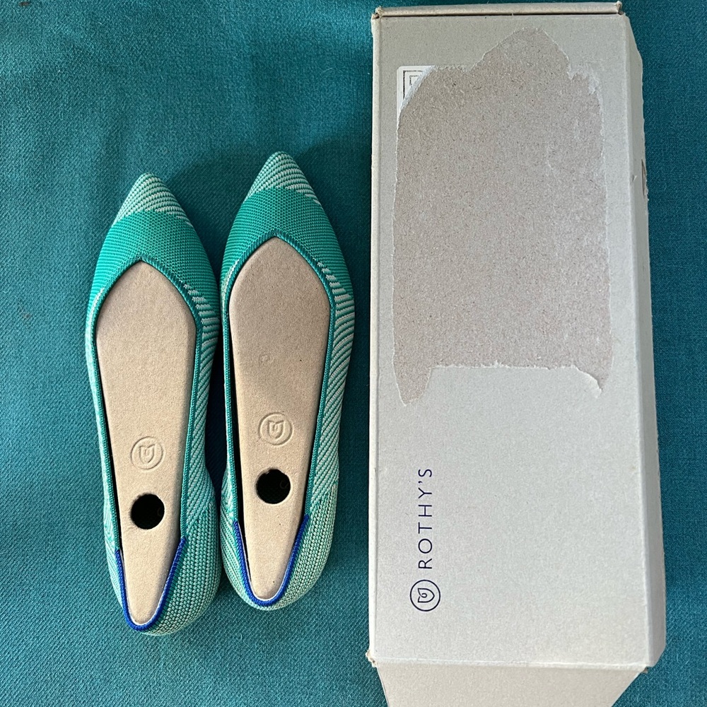 NWT point toe Rothy’s womens 7.5- Calypso
